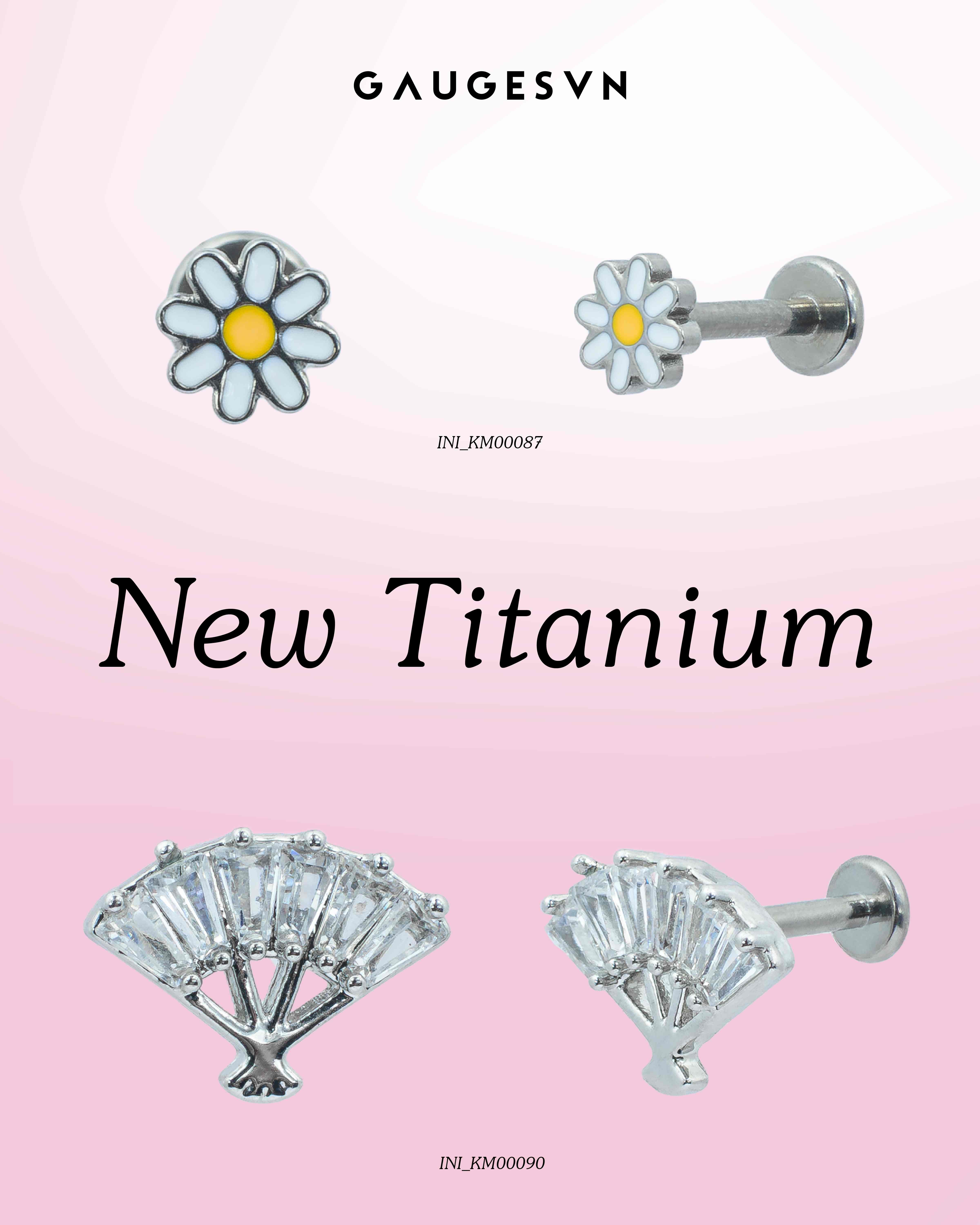 Khuyên tai TITANIUM white daisy & only quạt